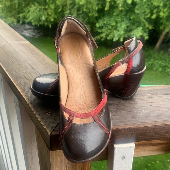 J-41 Adventure On shoes - Picture 4 of 11